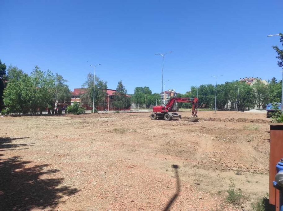 Prijava građevinskoj inspekciji zbog gradnje parkinga pored škole u Nišu 9 humanitarni parking2