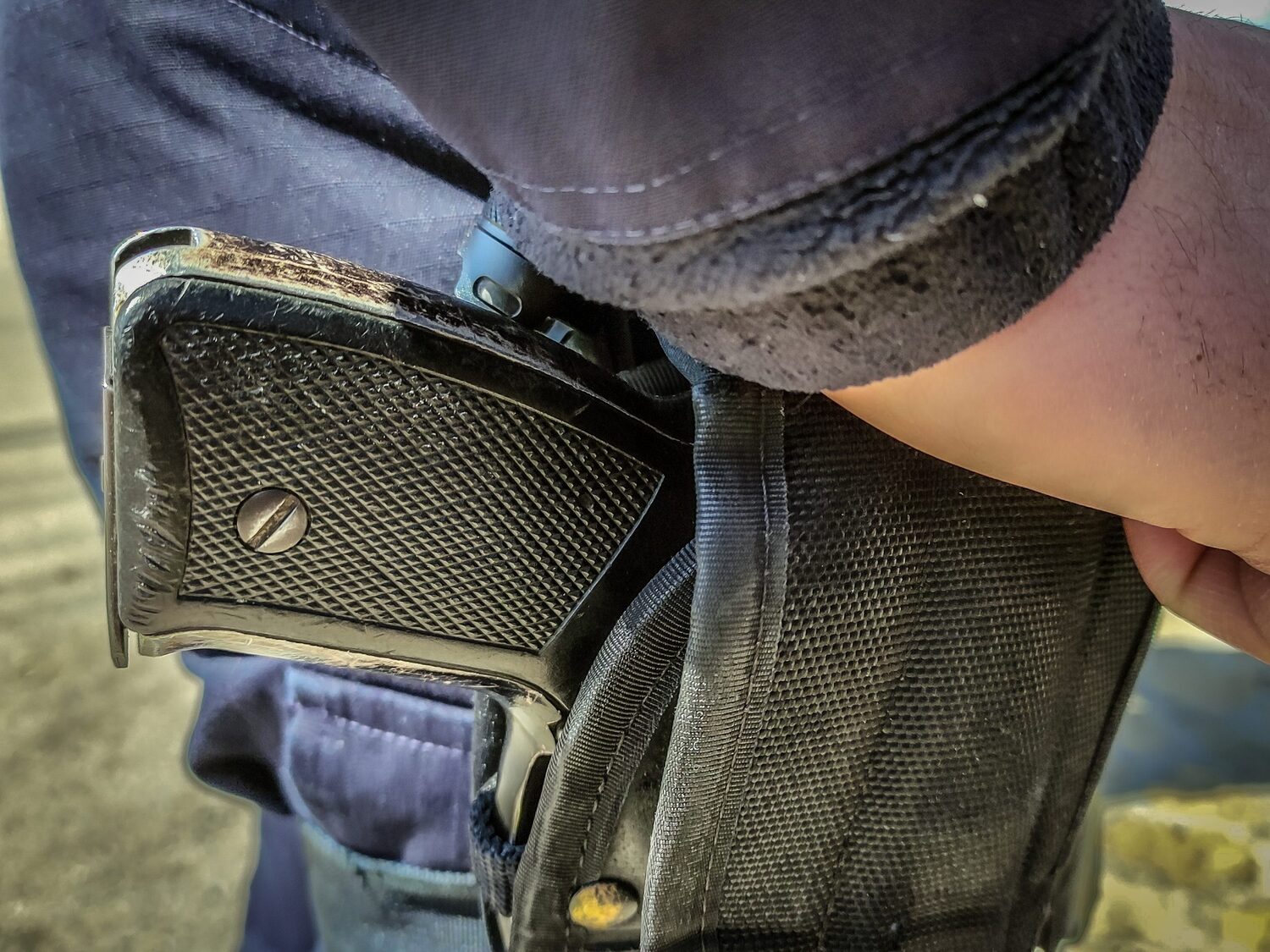 pistolj policija KOSTA scaled