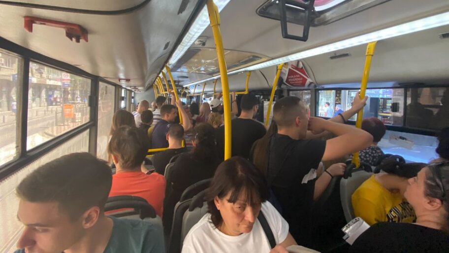 Srbija i gradski prevoz: Vrućina u vozilima, kako se rashladiti kad ne radi klima 20 124909411 imagefromios 110