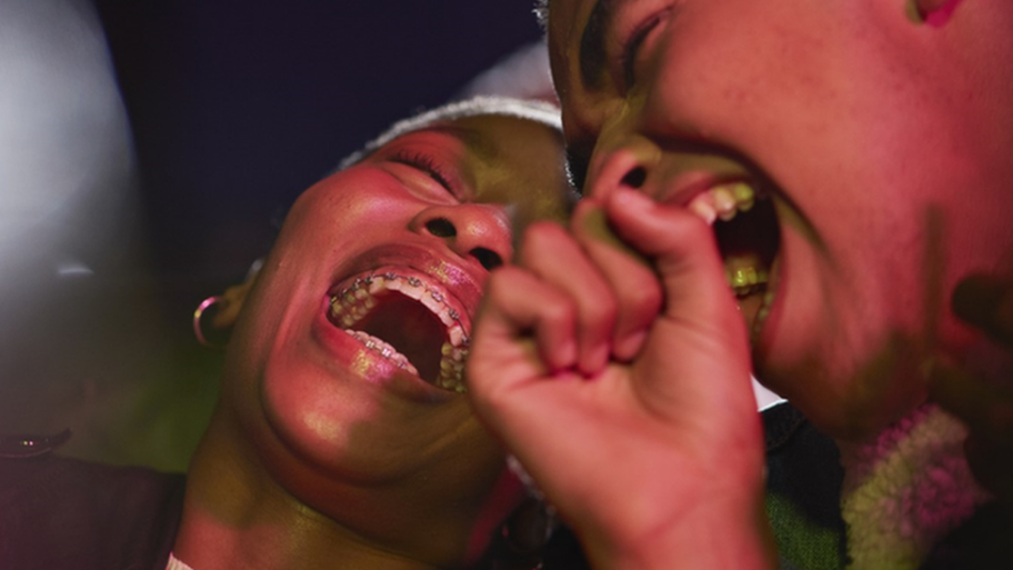 Psihologija: Zašto nas hvataju napadi smeha 19 124032174 l3