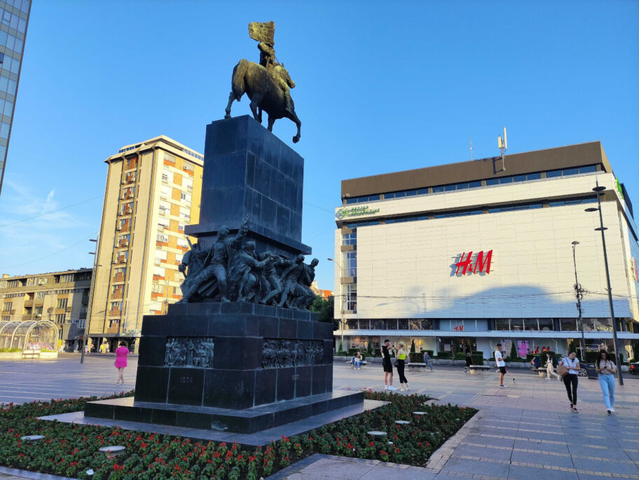 Lokalna fonacija Niš podržala 14 novih ideja za pozitivne promene u gradu i selima 10 Centar Nisa spomenik foto jv ljubica joci
