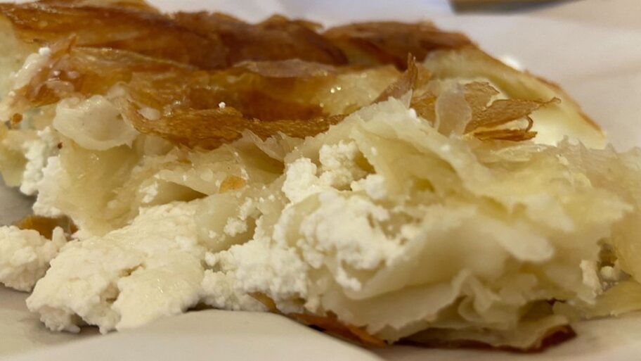 Hrana, fudbal i navijači: Šta se sve na Balkanu smatra burekom - sir, meso i nova moda 19 125381882 imagefromios 2