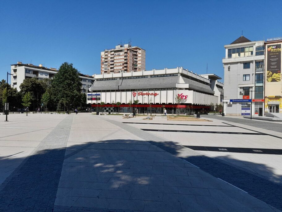 Narodna stranka: Kako će vlast da naplati penale za nezavršeni Trg ako je "Bauvezen" u blokadi 1 20220616 152755 scaled