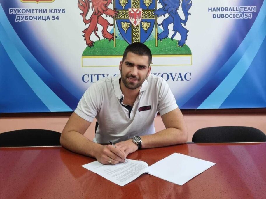 IMG ee4e452413c8f724b11de4bb67eb3eba V