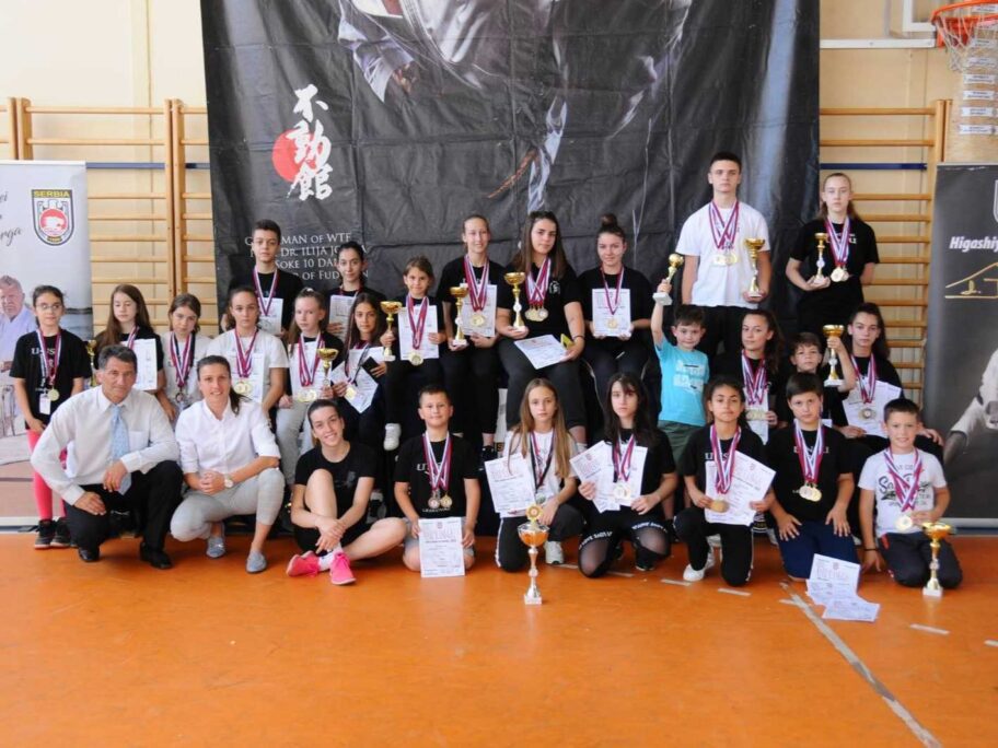 IMG 7b12f29faf38178f49e20b37350a74b4 V