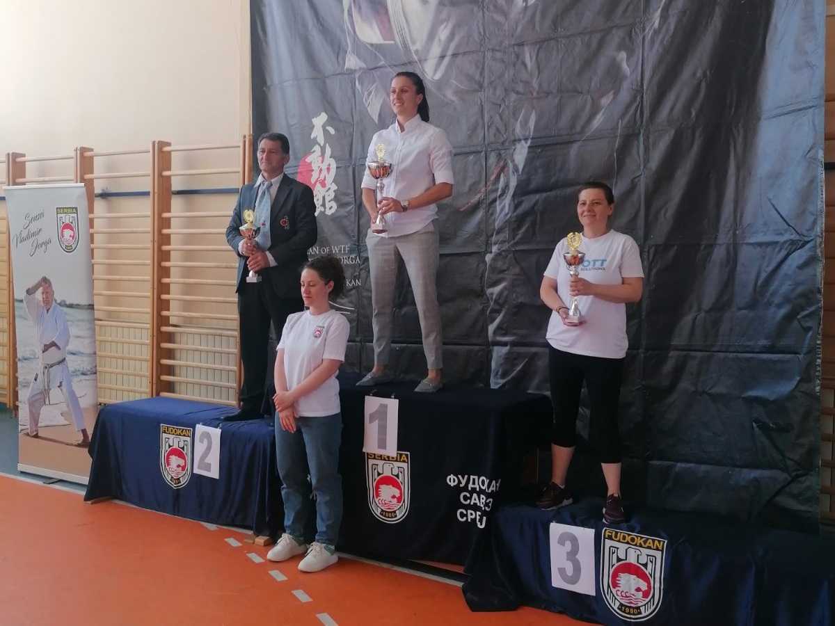 IMG-dcdd5fc59414dfb8d9ace7bc4fb348a3-V