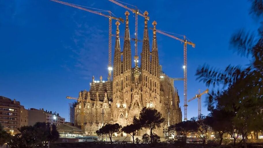 Španija i arhitektura: Da li je Gaudijeva Sagrada familija genijalnost ili ludost 4 125461133 gaudi2