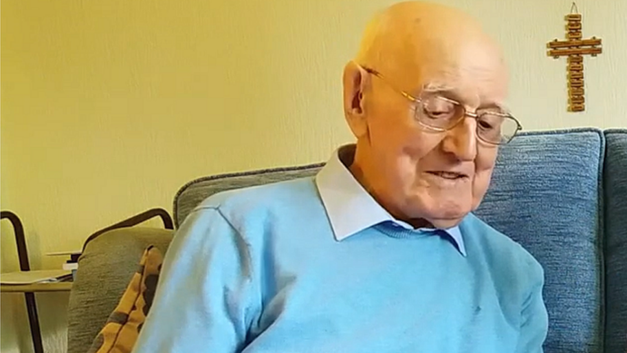 125592040 capture youtbe3png