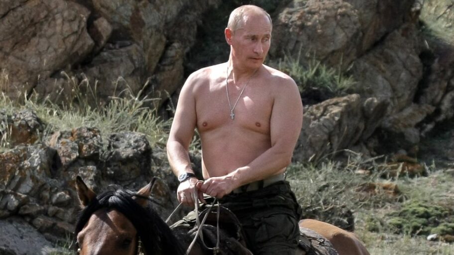 125704816 putinhorseback