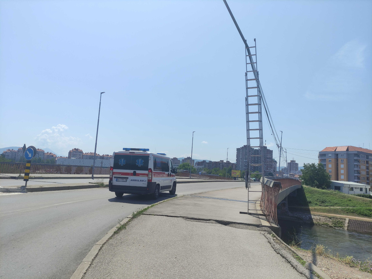 nakrivljena bandera most nis foto jv ljubica jocic 5