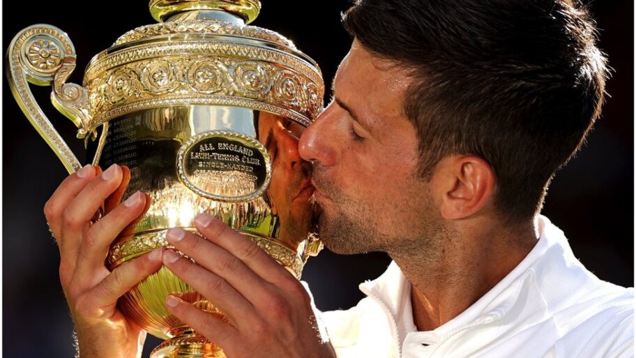 Đoković, tenis i Vimbldon 2022: Srpski teniser odbranio titulu posle velikog preokreta 11 125854578 fba77cfd 062d 4d53 8619 c4477ea7ceae