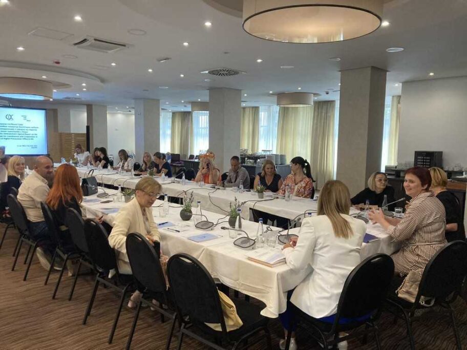 okrugli sto foto j j