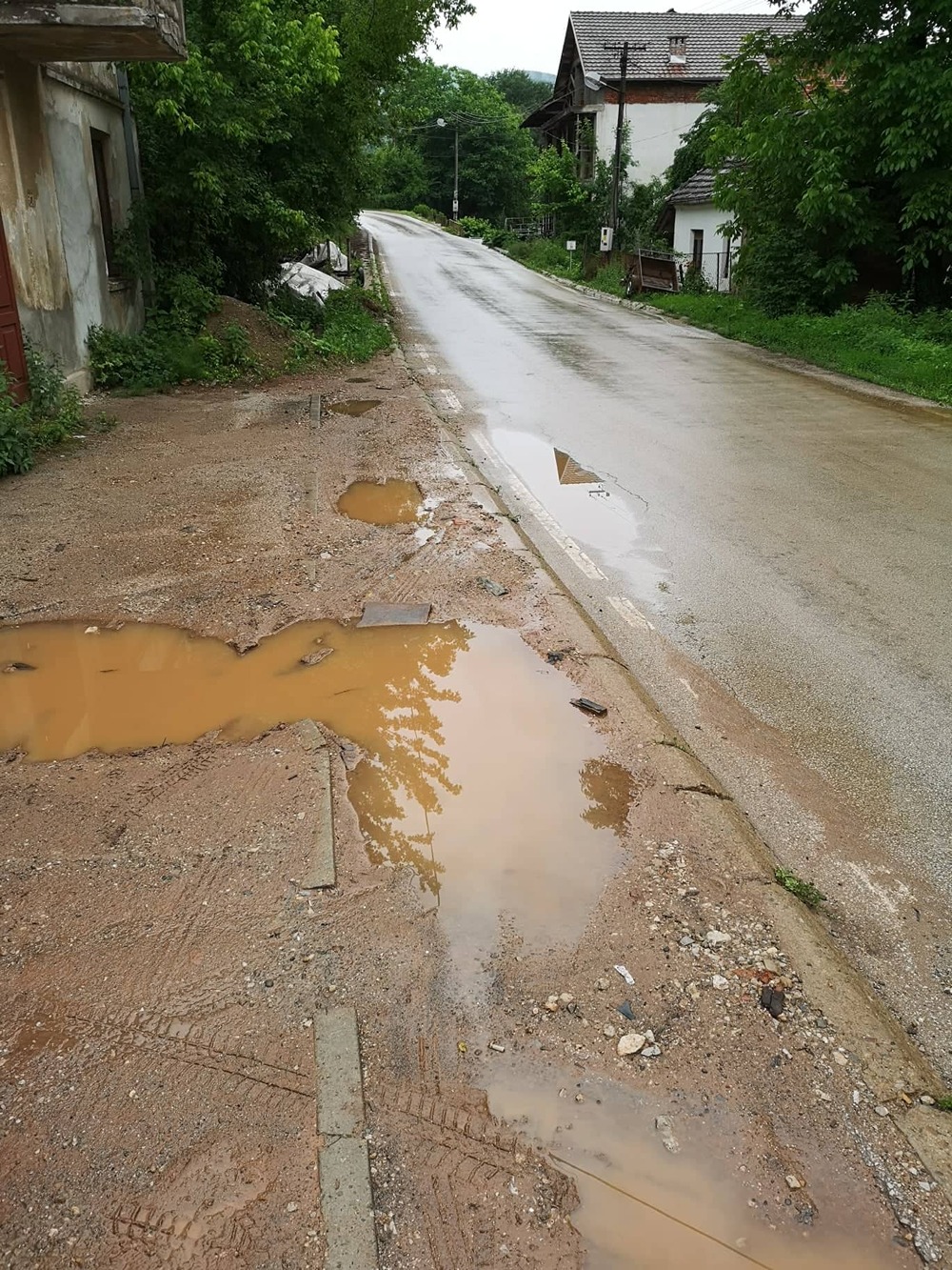 trotoari u Donjem Dusniku Radovi 05.11.2021. (1)