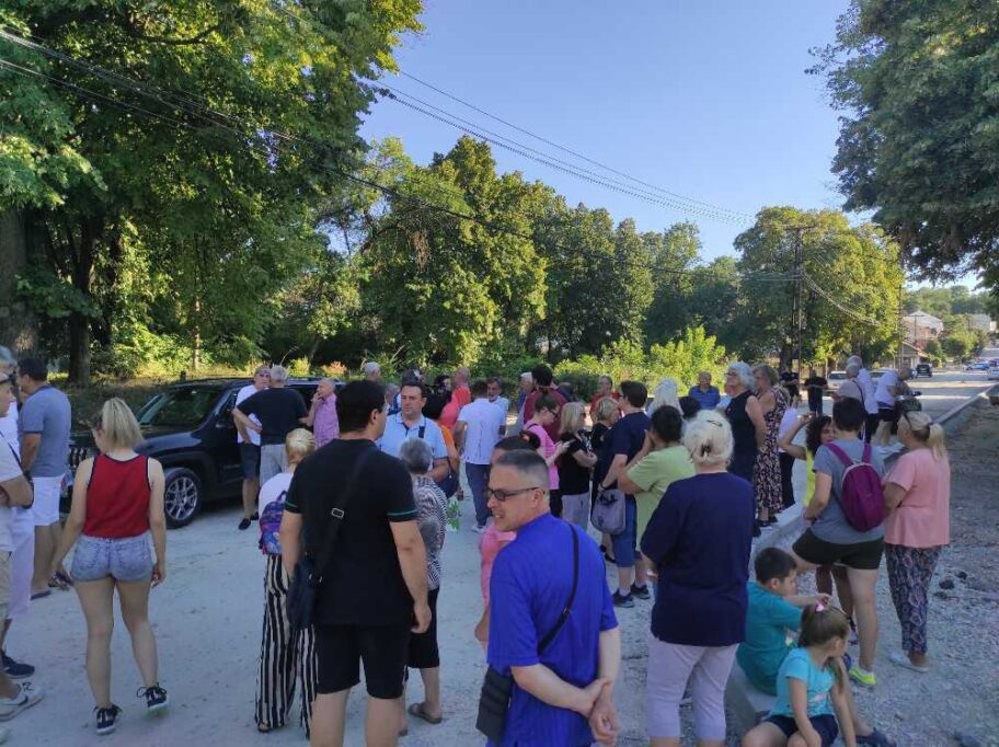 Protest i peticija stanara Vojvode Putnika, gradonačelnica kaže "svi smo se malo razmazili" 17 protest ulica