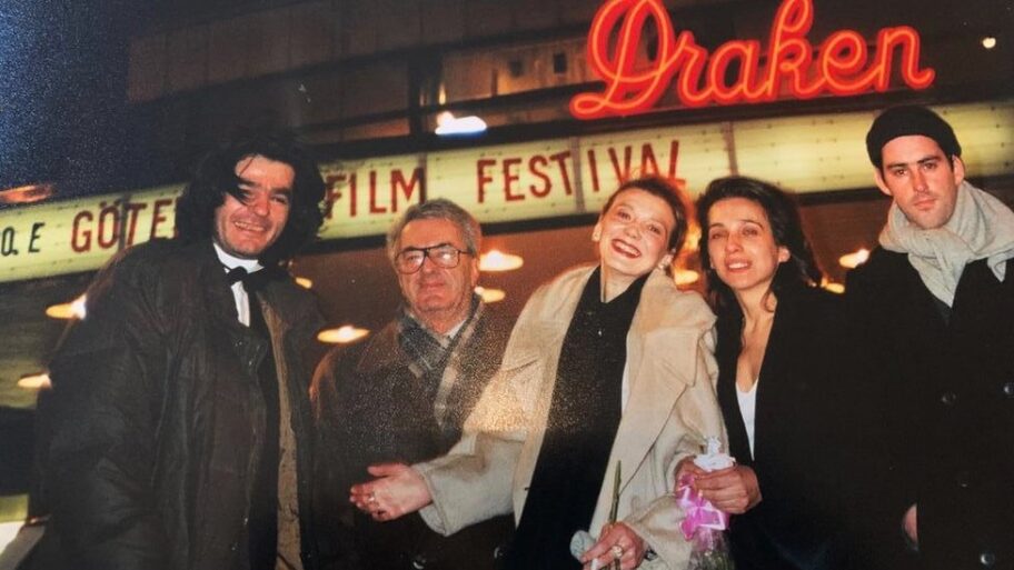 125724267 c707453f a7d9 4212 9774 9caeafaea02c