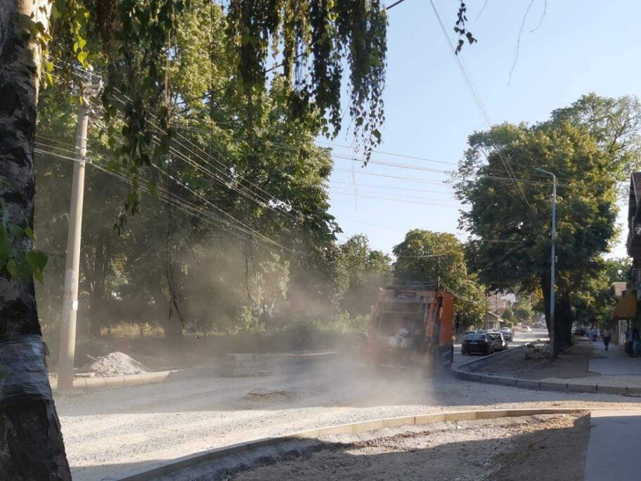 Počela školska godina, ulica još nezavršena - đaci u Vojvode Putnika nebezbedni i udišu prašinu 12 prasina vojvode putnika