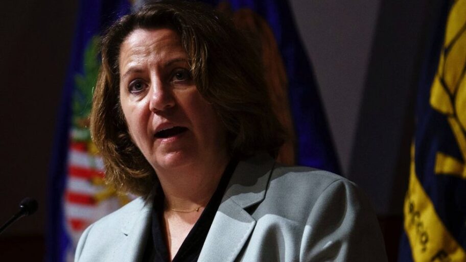 125985906 d0f6b0e8 2032 4d16 ab92 d9c3b782ff6a