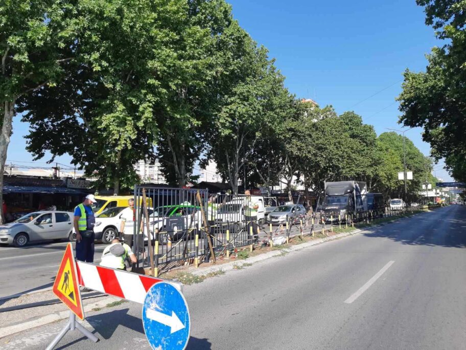 Iza ograda na niškim bulevarima: Firmi iz Obreža 450.000 evra, konkurenti se bune 13 Ograda pijaca Bosko Buha foto citalac 2