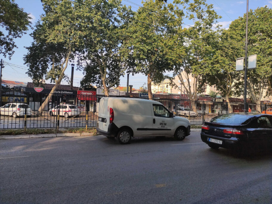 Ograda pijaca Bulevar Nemanjica foto jv ljubica jocic 1