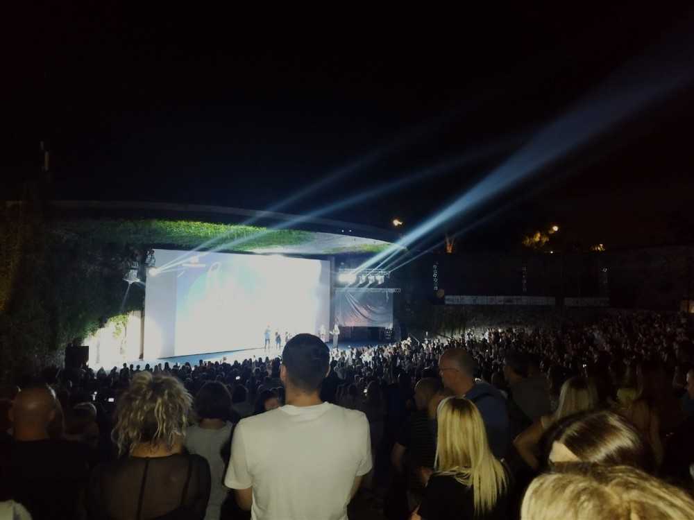 komedija na tri sprata2