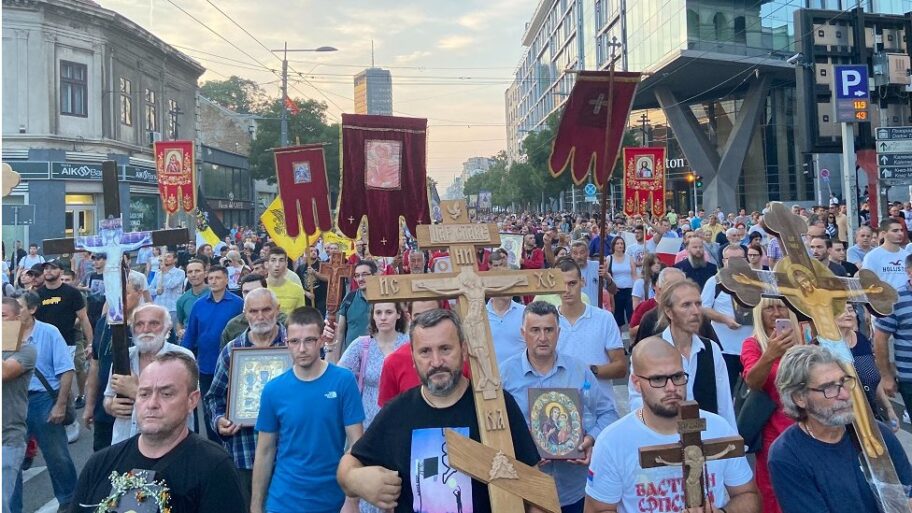 Srbija i LGBT: U Beogradu protest protivnika Evroprajda, uz ikone, raspeća i slike Putina 1 126474381 img 6773