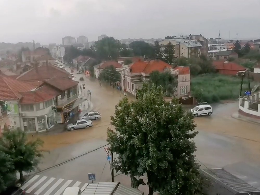Nevreme pogodilo Vranje, brojne ulice poplavljene 1 vranje nevreme 3