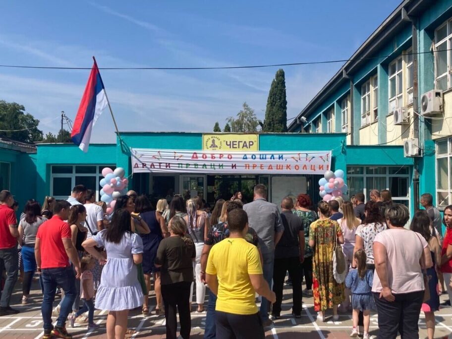 Štrajkovi, protest i preko 7.000 novih prvaka obeležilo 1. septembar i novu školsku godinu na jugu 2 skola cegar