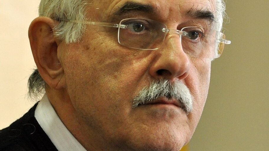 126692555 kornelije kova