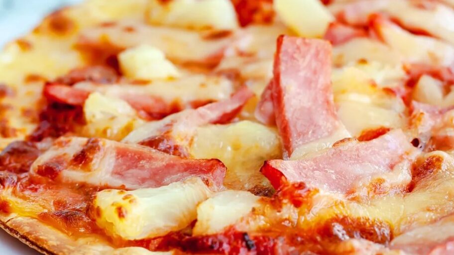 Hrana, pica i istorija: Čovek koji prvi stavio ananas na picu i naljutio „pola sveta" 14 126688931 pica1