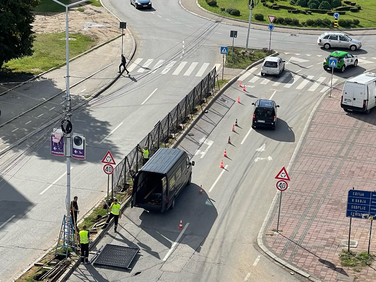 "Dekorativna" ograda na Bulevaru u Nišu dobija nastavak na Trošarini 1 ograda kod pijace 3 trosarina foto sara mitic