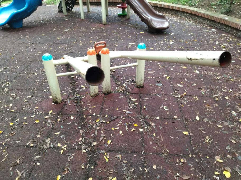 Foto-vest: Polomljen mobilijar na novom igralištu u Aleksincu 13 IMG df9dc5bdef7b97dc55abcf9bd16e6ce3 V