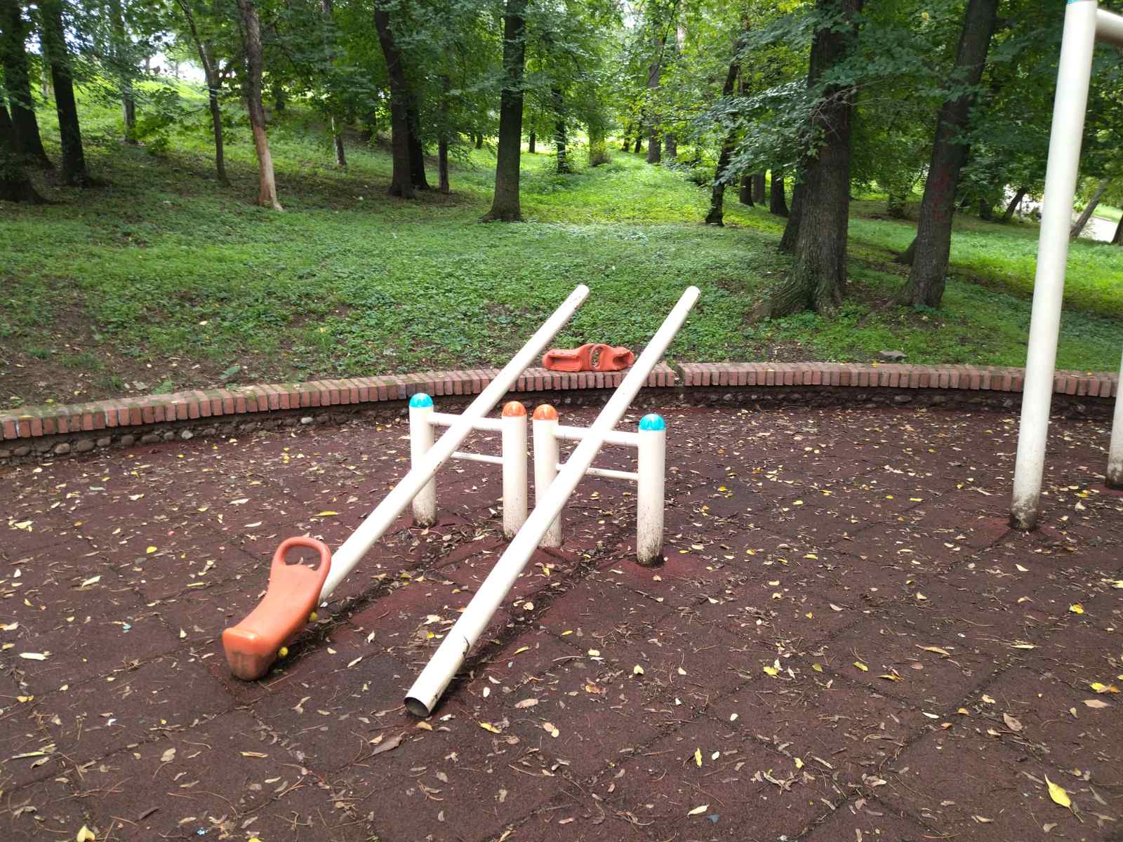 polomljene klackalice