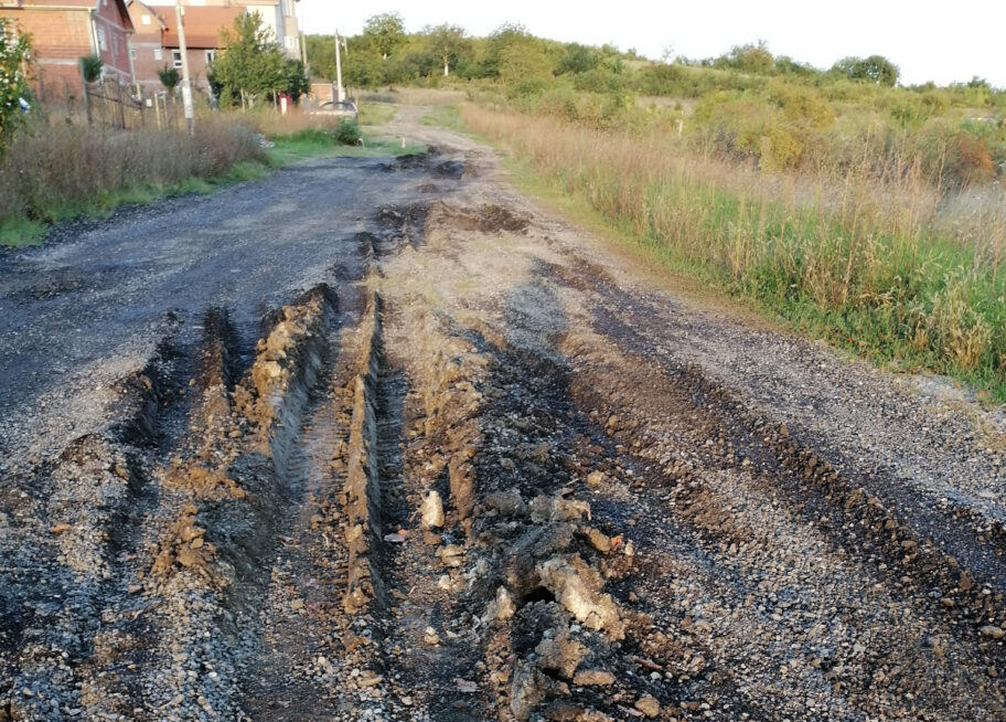 Voda na ulici Podvinik 4 foto S I