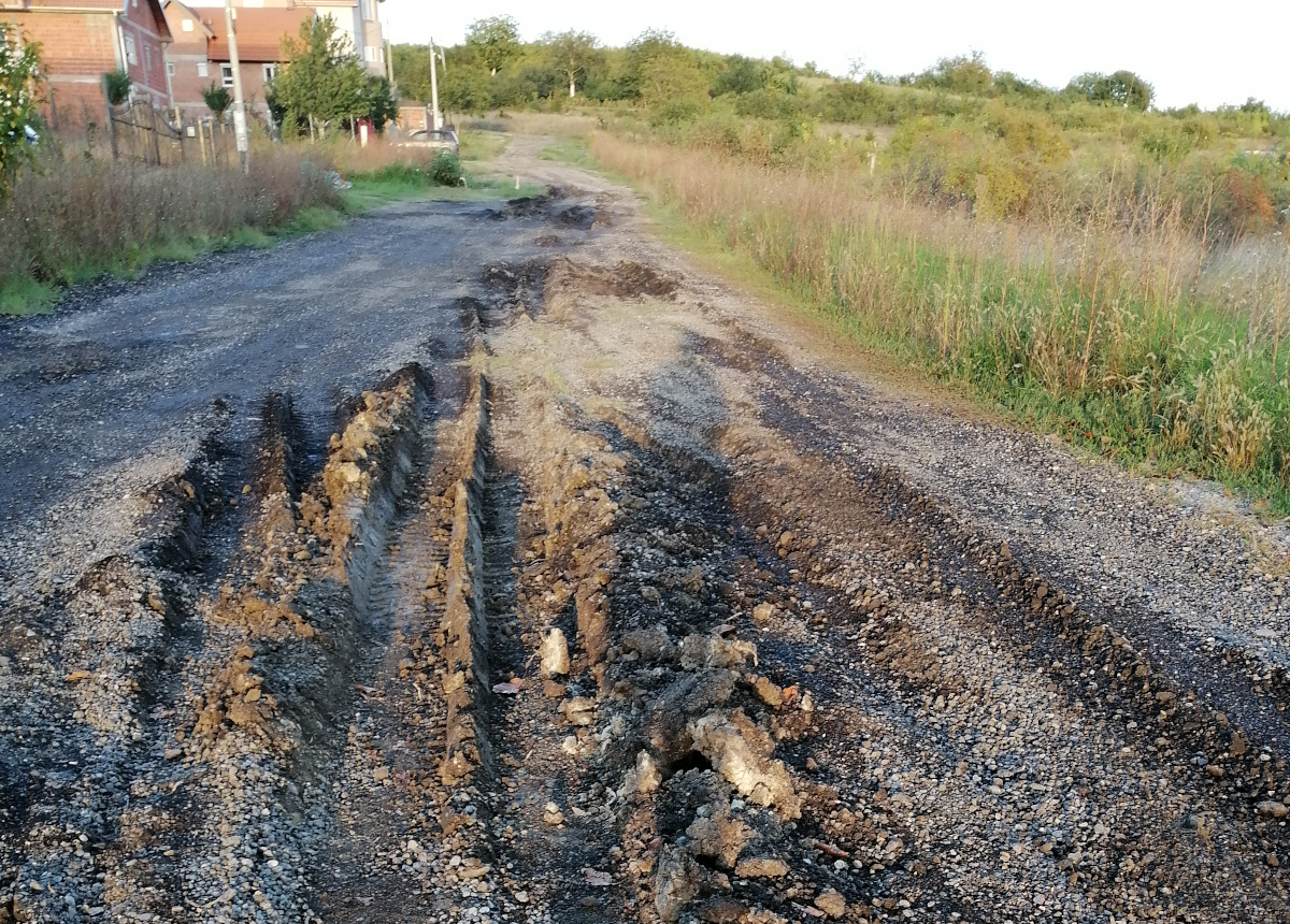 Voda na ulici Podvinik 4 foto S I