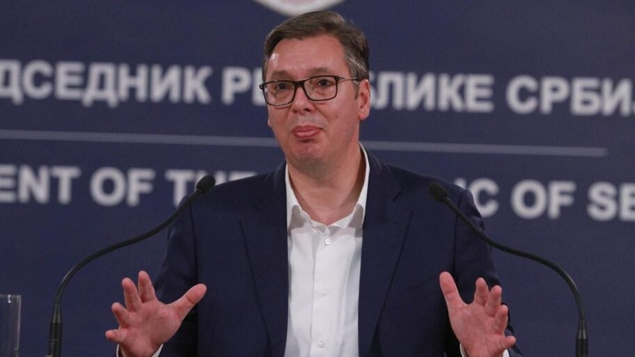 127016381 33663600 b