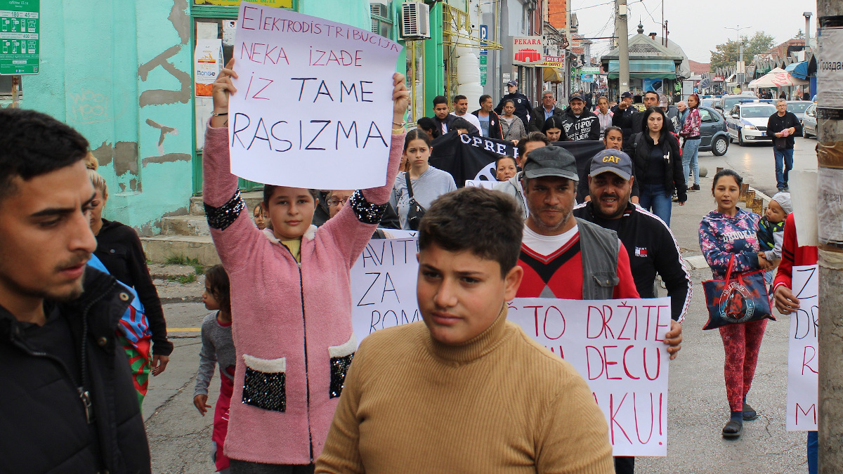 Romi protest struja 1; foto Opre Roma Srbija