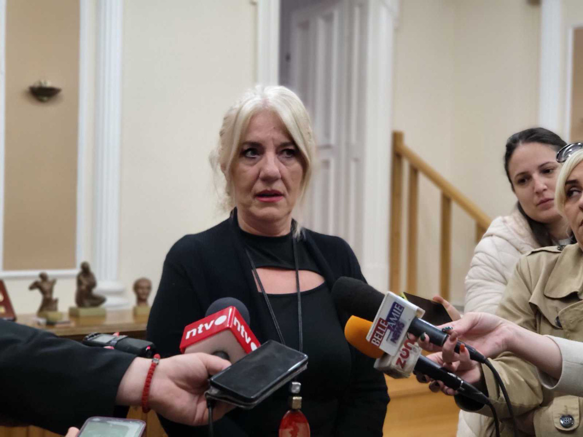 Dusica Davidovic sastanak Romi; foto JV Ljubica Jocić