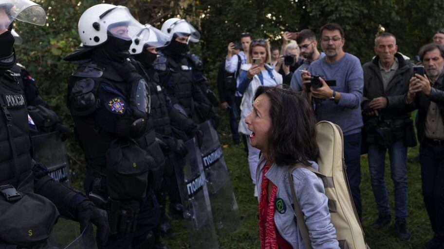 127313794 a95b0d61 0de5 4f26 b6b7 23ee5a5dab06