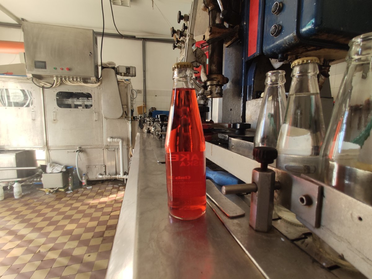 Traka na masini na kojoj se postavljaju cepovi_ foto_ JV _ Nikola Djukic