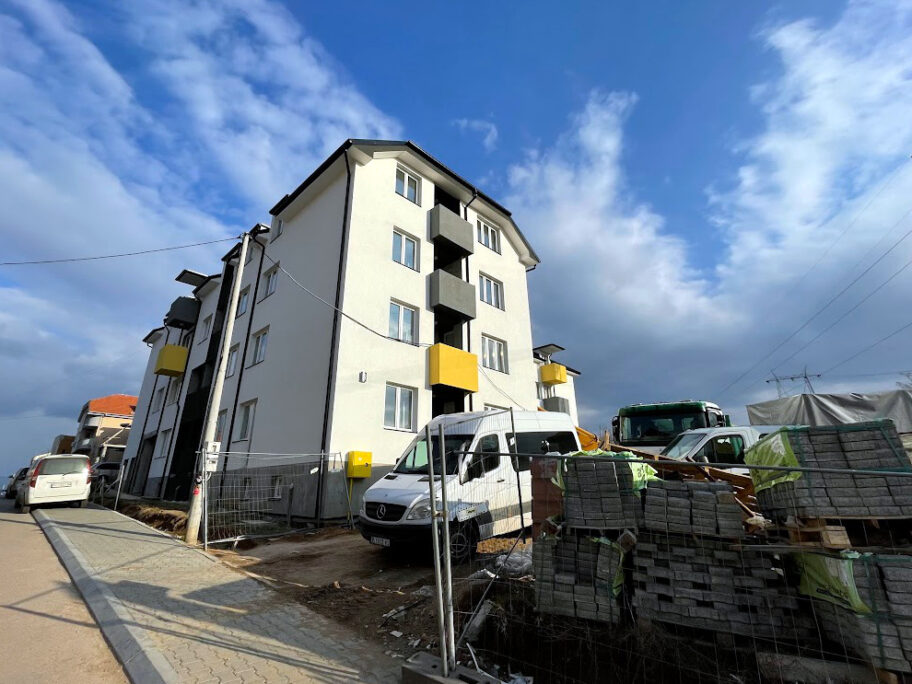 Stanari u Igmanskoj i dalje bez grejanja, investitor kaže "fale mu dva papira" da reši stvar 3 Igmanska zgrada bez grejanja foto citalac