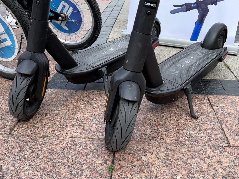 Pešak teško povređen u saobraćajnoj nezgodi u Nišu 3 Trotineti 02 Ivana Dejan Markovic