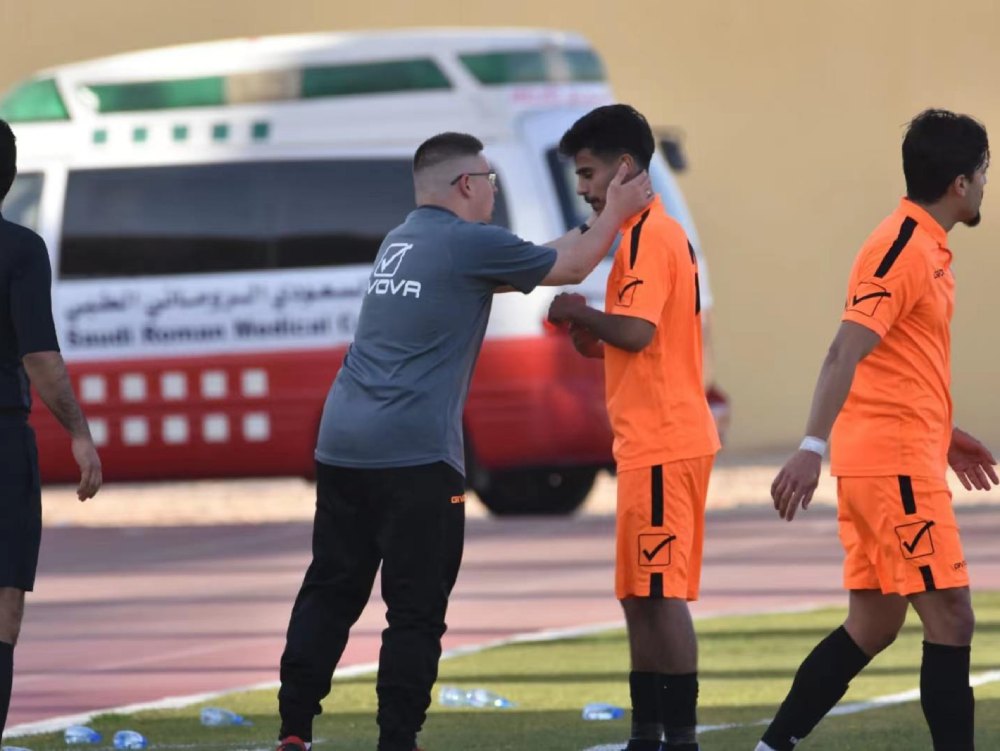 Andrija Andrejic, na fudbalskoj utakmici_ privatna arhiva