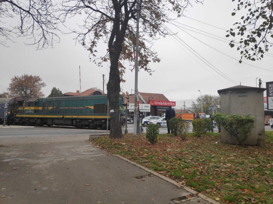 Dečak koga je udario voz u Nišu stabilno, iz “Železnica Srbije” kažu da je rampa bila spuštena 12 voz dimitrija tucovica scaled