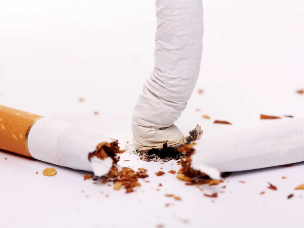 Cigareta, Racool_studio, freepik.com