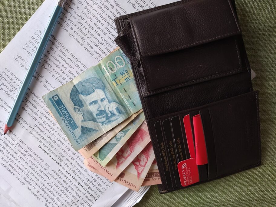 pare skripta mladi foto S V 1