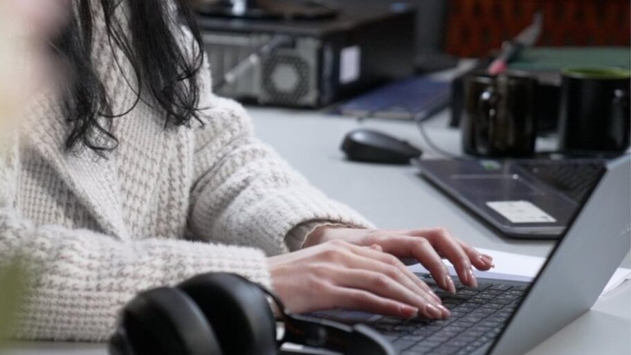 Rusija i Ukrajina: „Želim da živim" - Kijev pokrenuo projekat ugovaranja predaje ruskih vojnika 19 127817271 hands2