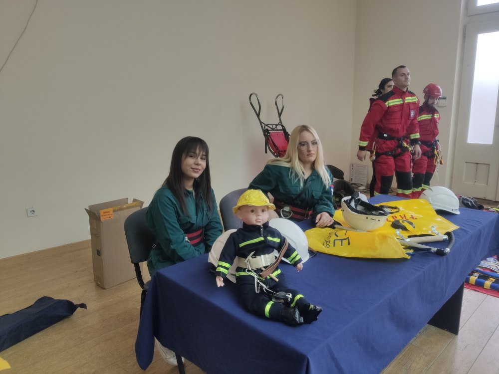 Učenici vatrogasnog smera