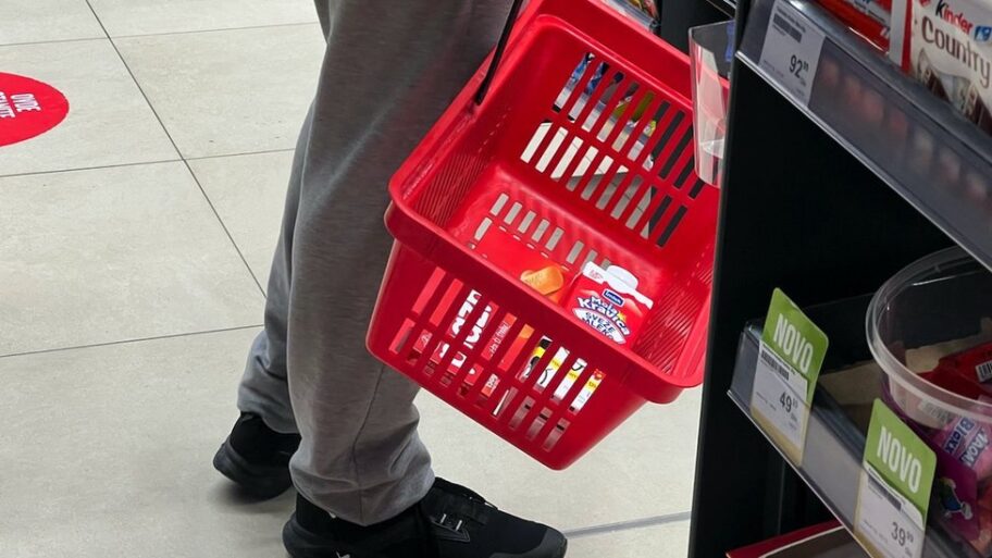 127986120 14559577 0b5b 45b3 aff0 47a9ac2c9e80