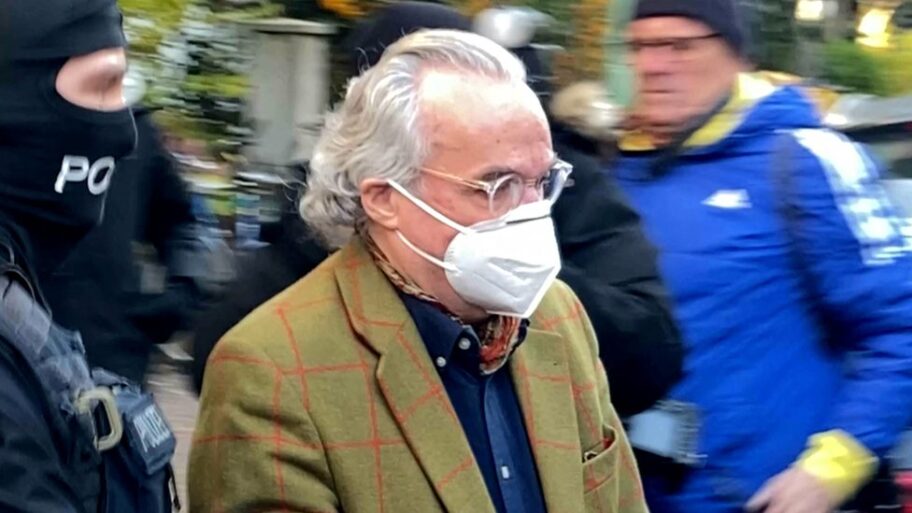 127965592 405f1381590bb70c6af61cdf570d0731990d8f9c