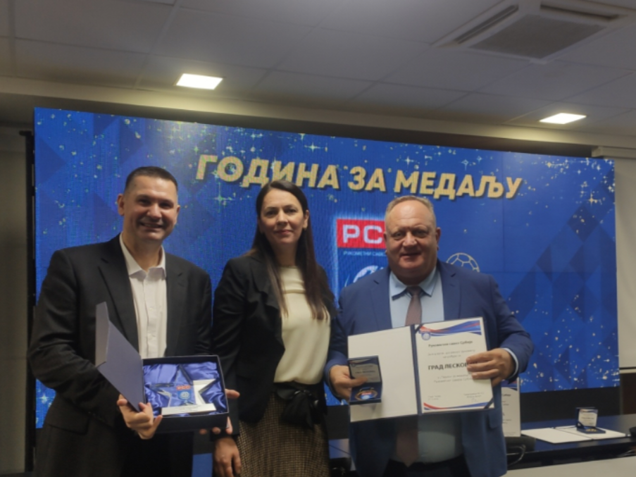 Još jedno priznanje za gradonačelnika Leskovca: Cvetanoviću plaketa za podršku rukometu 6 screen shot 2022 12 28 at 1 13 57